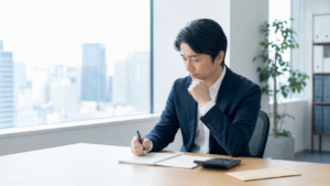 退職金制度の変化と自分で老後資金を準備する時代を表現したAI生成画像